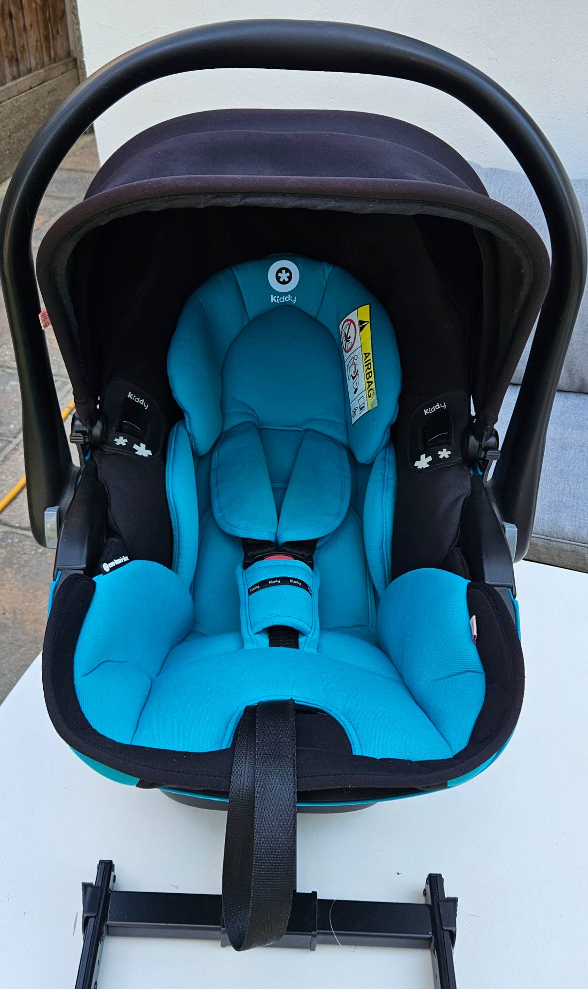 Kiddy Car seat Newborn/ baby w ISO fix base