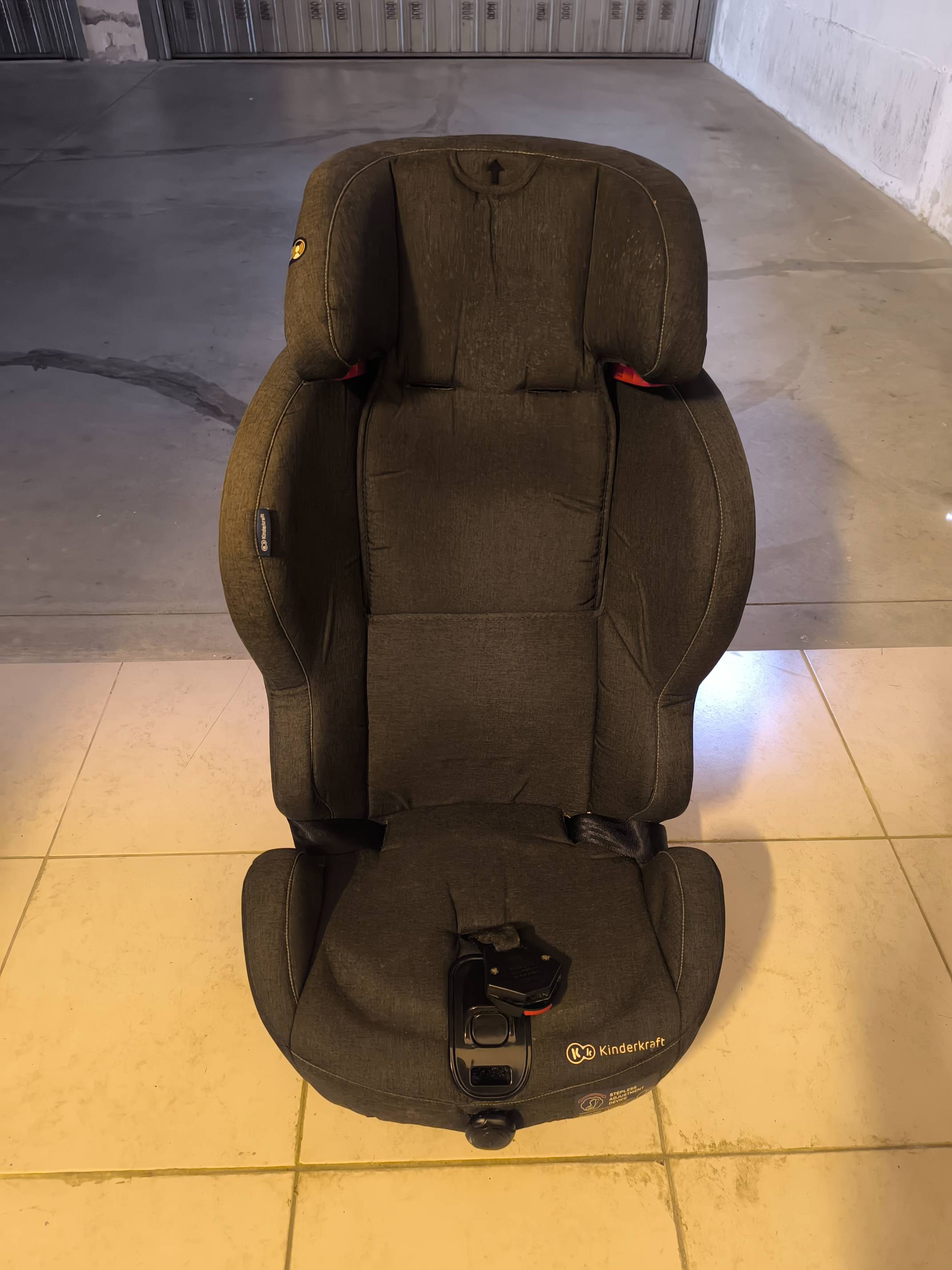 Kinderkraft Safety fix car seat - from 9kg to 26Kg with isofix 