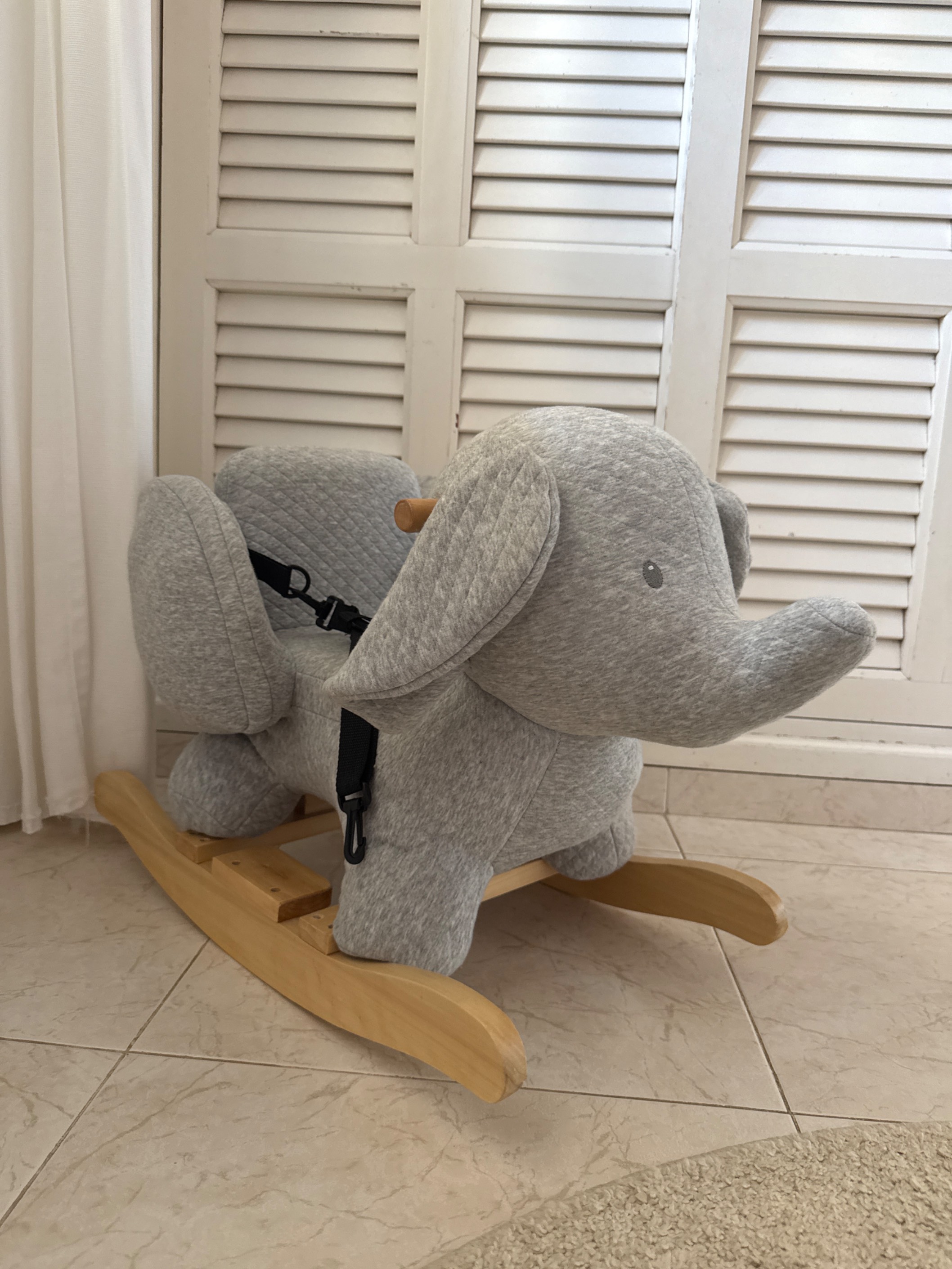 Rocking elephant 