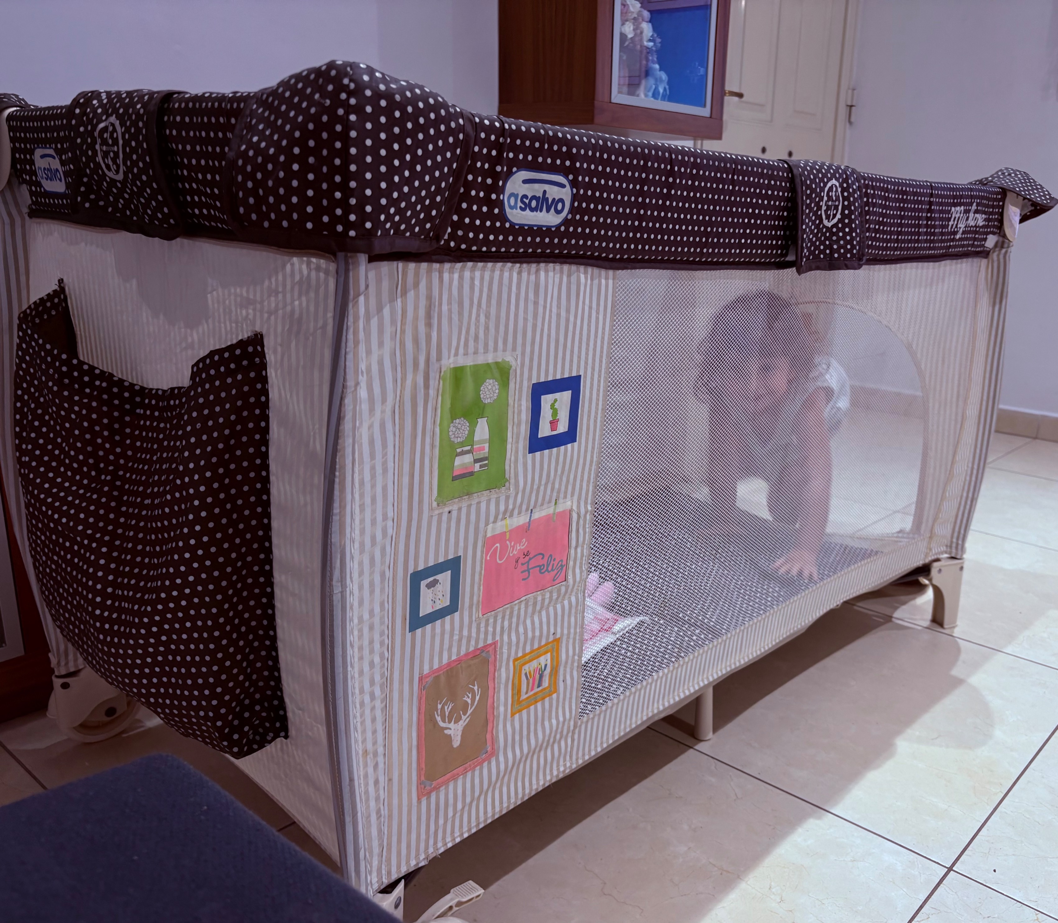 Travel cot 