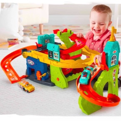 TOY: Fisher Price Sit & Stand skyway racing track 1 1/12-5 year old / Making your stay even more fun!