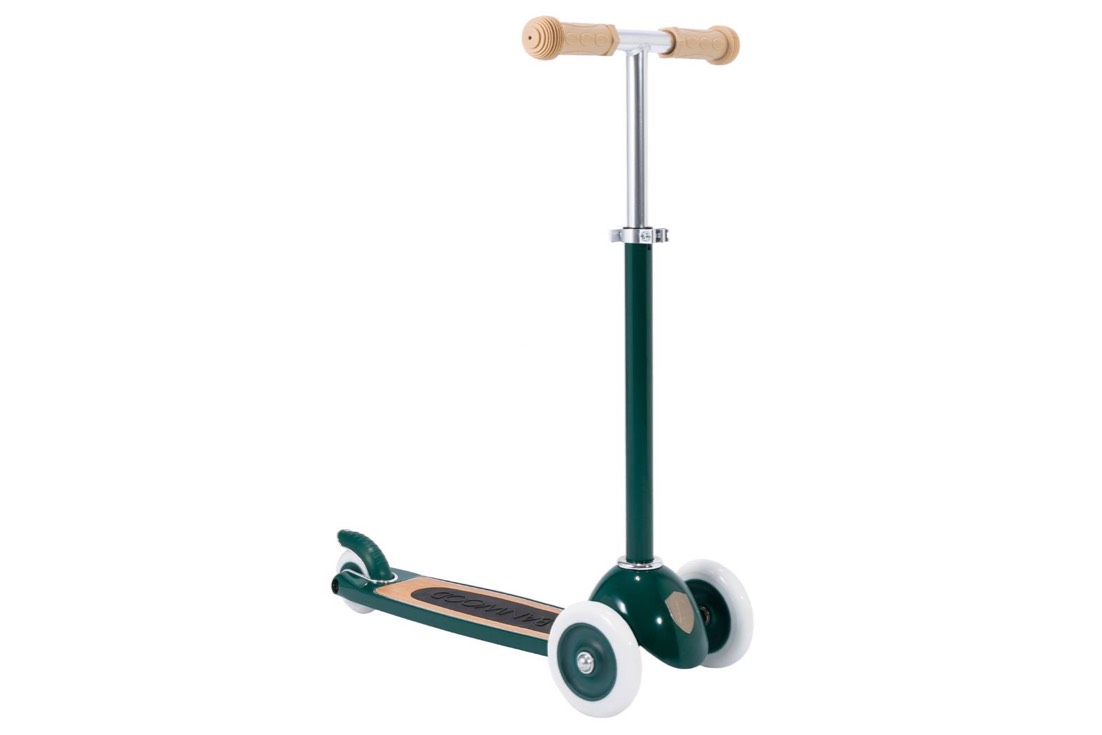 3-wheel scooter + helmet